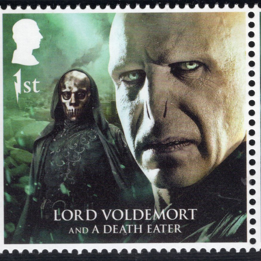 Harry Potter: The Battle of Hogwarts: Lord Voldemort and A Death Eater