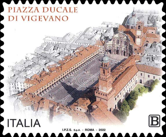 Vista aerea della piazza ducale di Vigevano