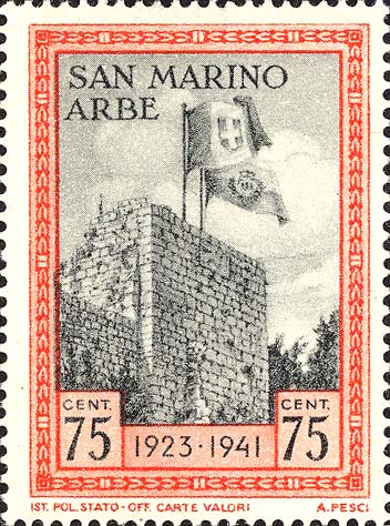 Rückgabe der Fahne an die Insel Rab - Fahnen von San Marino und Italen auf dem Gajarda - Turm in Rab