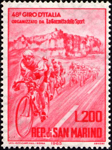 Radtour durch Italien - Berg Titano und Radfahrer