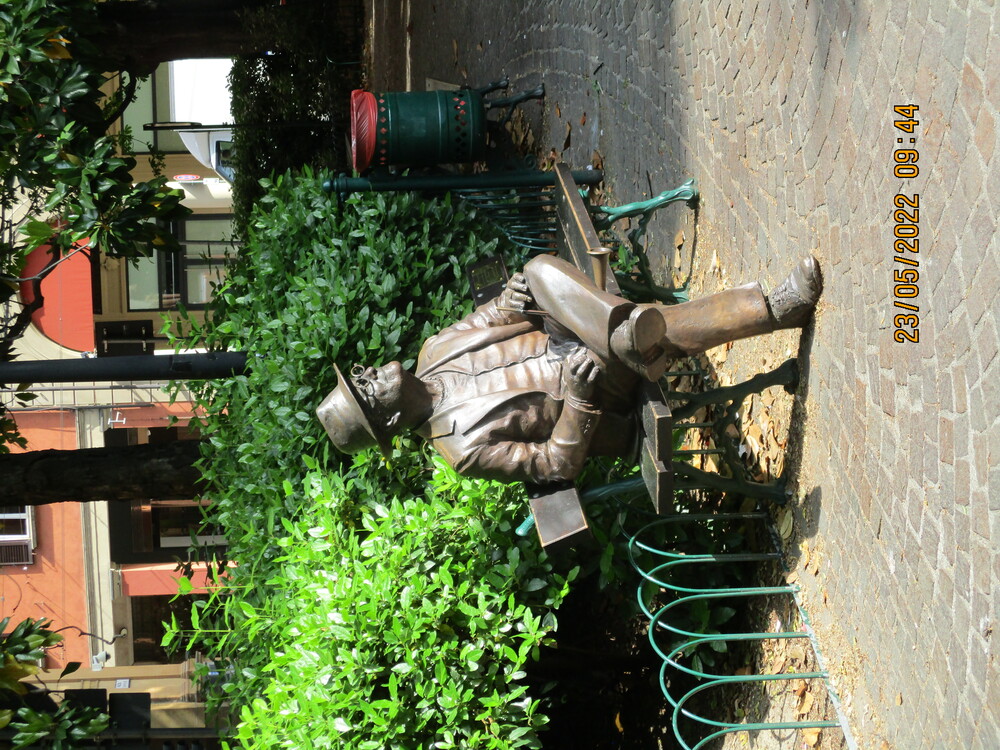 Statue in einem Park in Bologna - © 2022 Stephan Jürgens