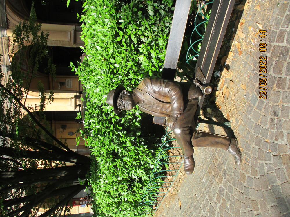 Statue in einem Park in Bologna - © 2022 Stephan Jürgens